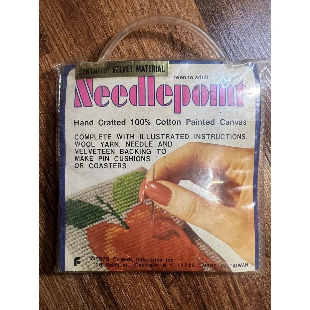 Vtg 1973 Friends Industries Needlepoint Kit  GIRAFFE completed